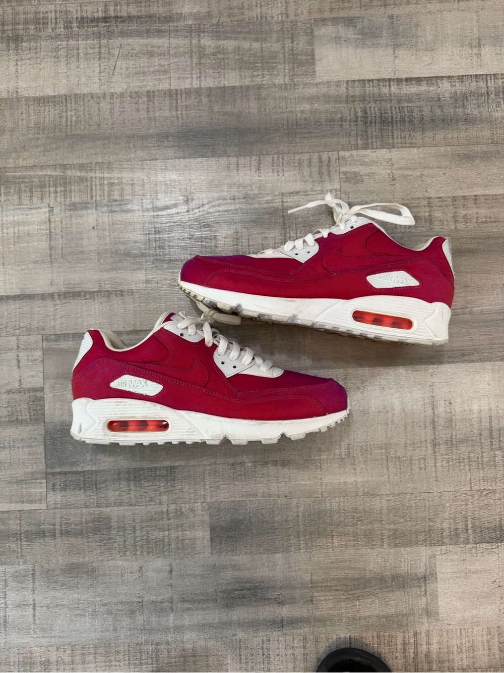 Nike Air Max 90 SE Women’s Size 10 Hyper Crimson Pink Iridescent 881105-800